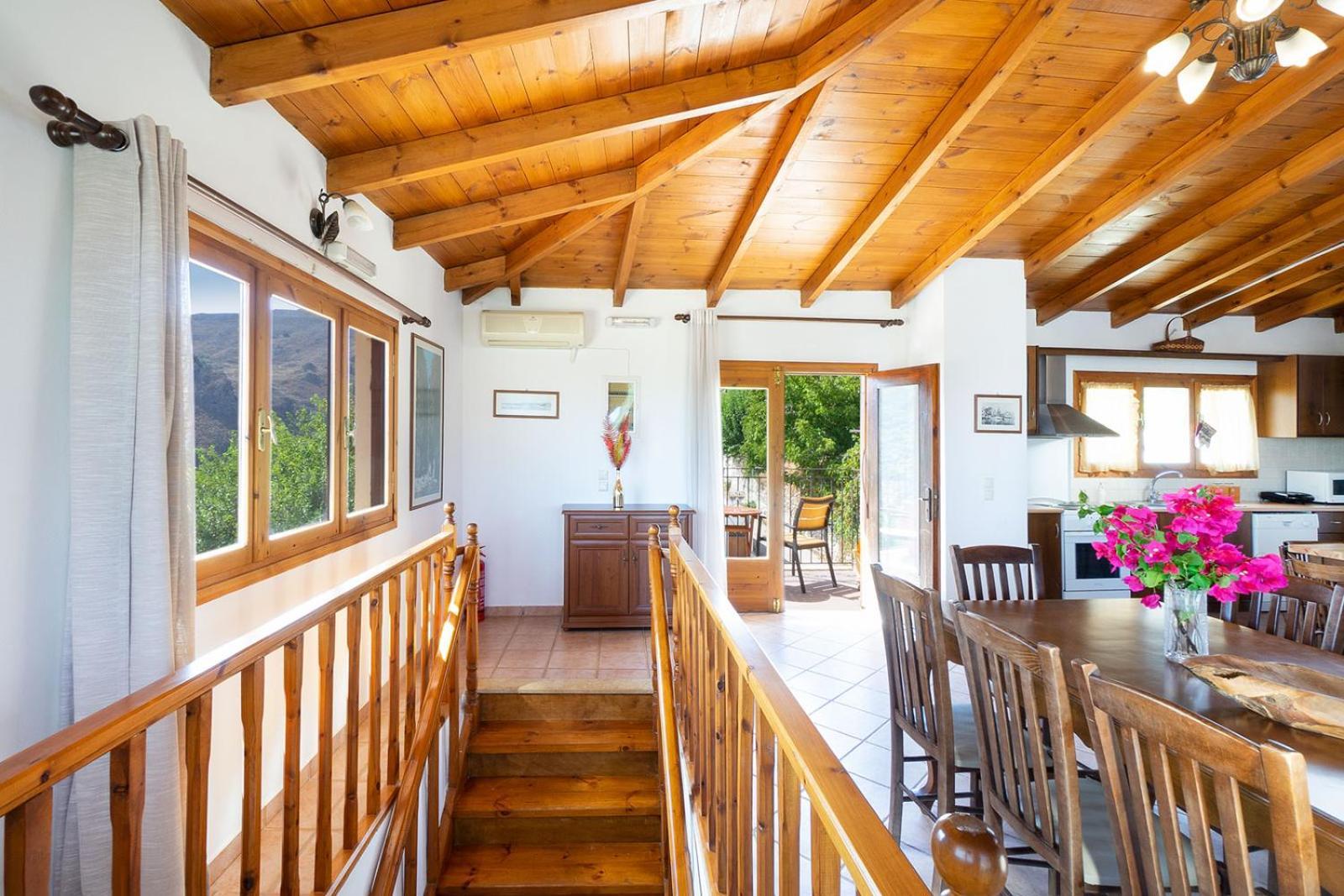 4-Bedroom Topolia House Exterior photo